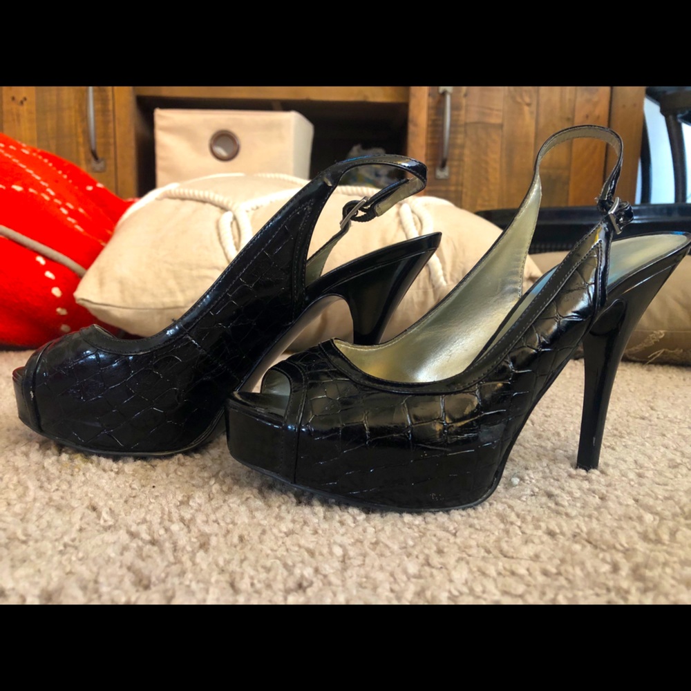 GUESS shoes